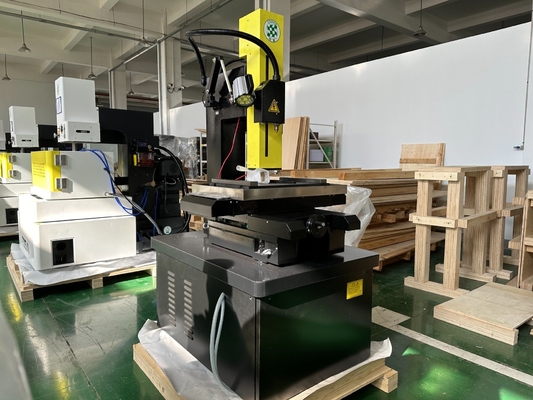 経済的なCNCEDM 小穴掘削機 703SA