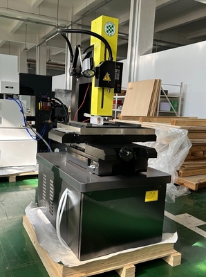 経済的なCNCEDM 小穴掘削機 703SA