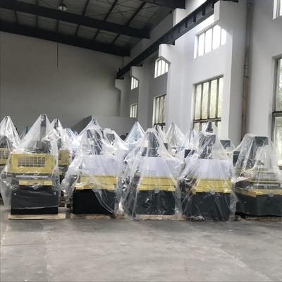 Z軸 CNC メタル数値制御 小穴EDM 掘削機 Sjd703A