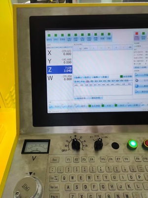 高精度小穴掘削EDM機械 Sjd704wxl 500X400 パーソナライズされたニーズのために
