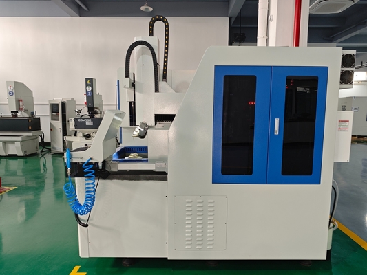 6 軸 CNC EDM トルビンブレードフィルム冷却穴のための小穴掘り機