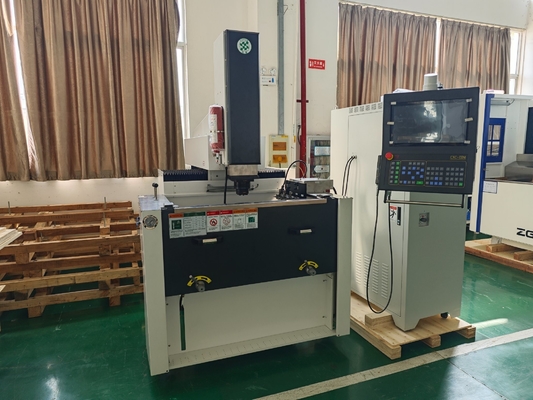 鏡効果 EDM450H 精密加工用のCNC電気放電機