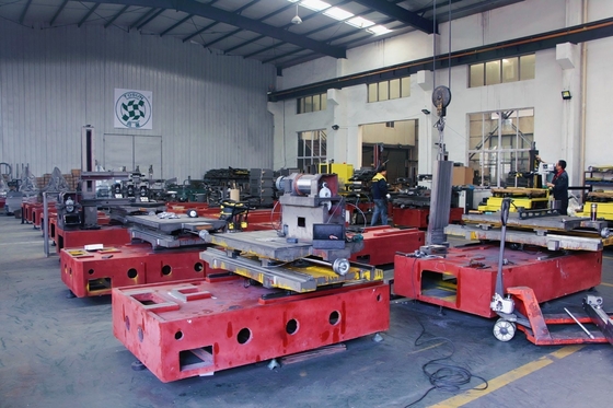 パーソナライゼーション CNC 縦フレッシングマシン Vm540 と Fanuc 制御システム