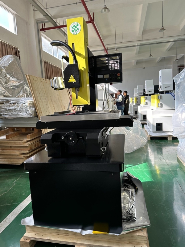 Znc金属 小穴EDMドリル 703A プロセス使用 金属ドリリング CNC機械ツール