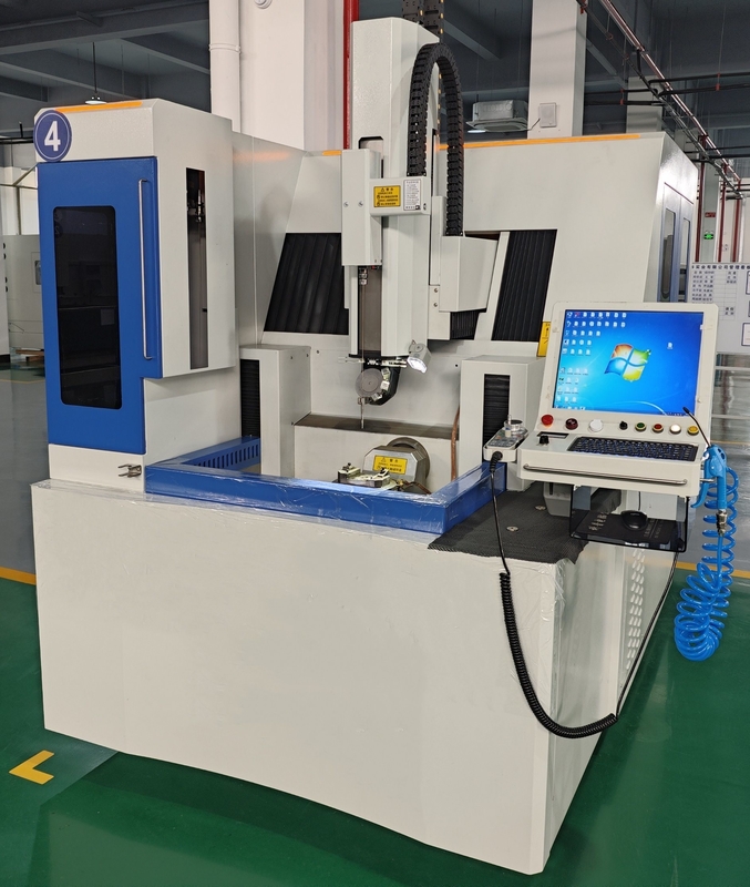 6 軸 CNC EDM トルビンブレードフィルム冷却穴のための小穴掘り機