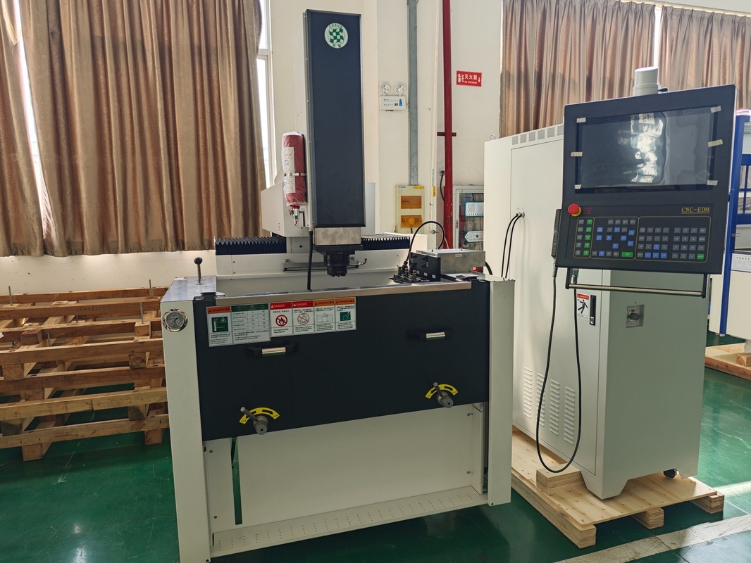 EDM1260H CNC ミラー電気放出機 あなたの生産ラインのためにカスタマイズ